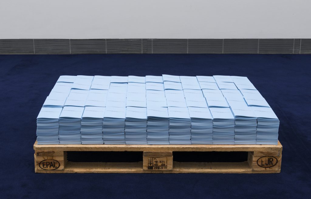 Ö (The Mutual Letter), 2011, offset print on paper, bound in booklets, each booklet: 105 x 148 mm, 40 pages, endless copies, installation with EUR-pal