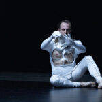 9–12 april. Sex solon av Frédéric Gies